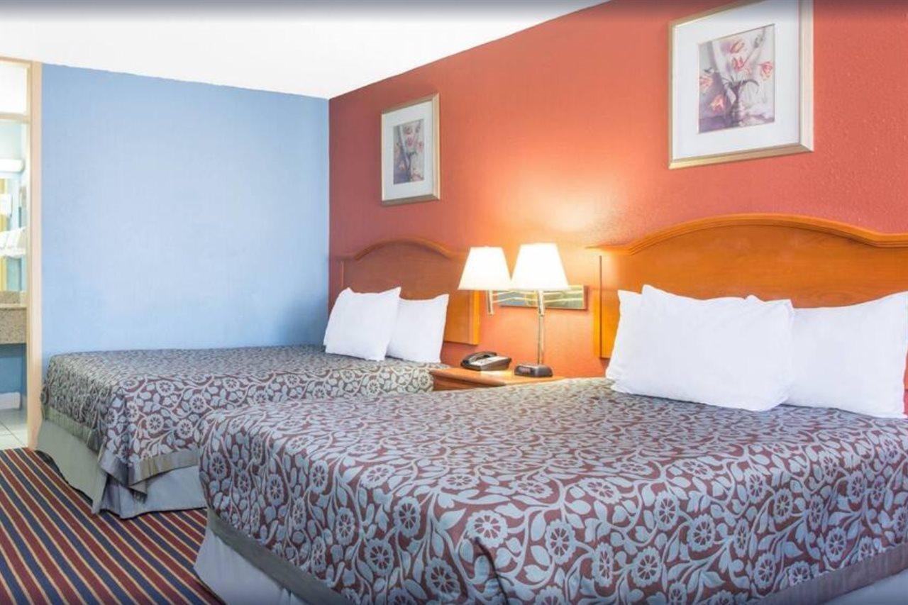 Days Inn Олбани Экстерьер фото