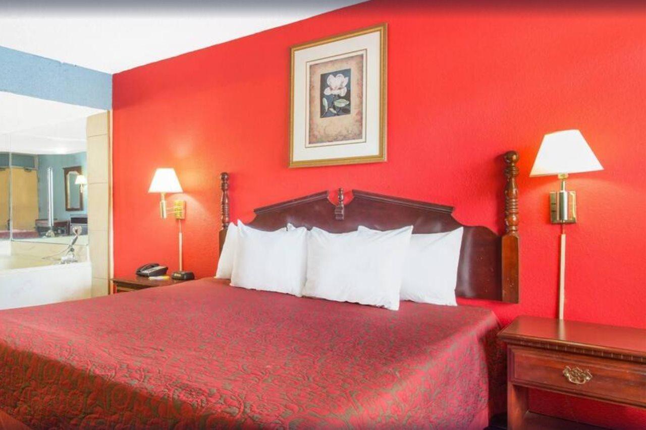 Days Inn Олбани Экстерьер фото