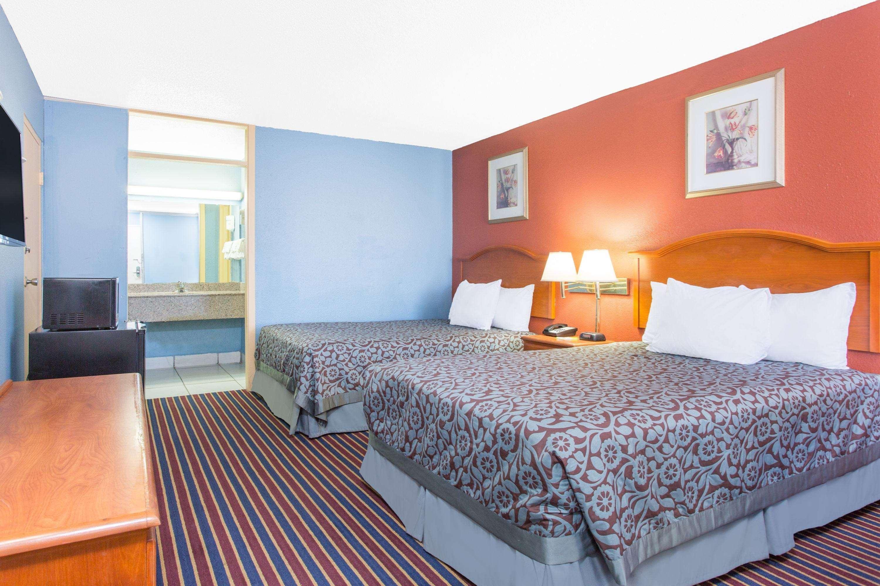 Days Inn Олбани Экстерьер фото